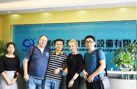 Welcome Ukrainian customers to visit Juhao coating equipment Aluminum vacuum coating machine